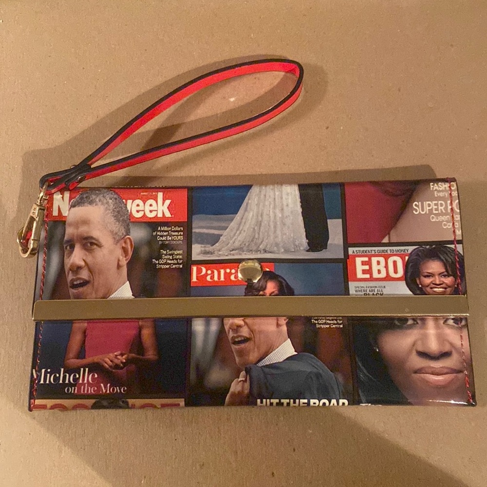 WRISTLET Clutch. Obama print.